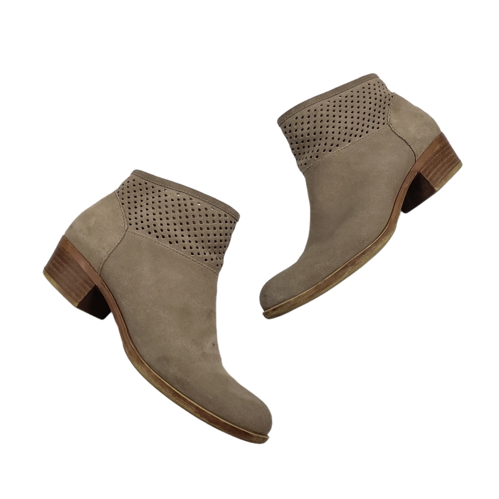 Lucky Brand Basiby Perforated Suede Side Zip Ankle Booties Size 7.5 Medium
